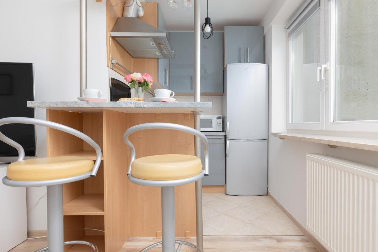 Metro Kabaty Lovely Studio Apartment By Noclegi Renters Warszawa Eksteriør billede
